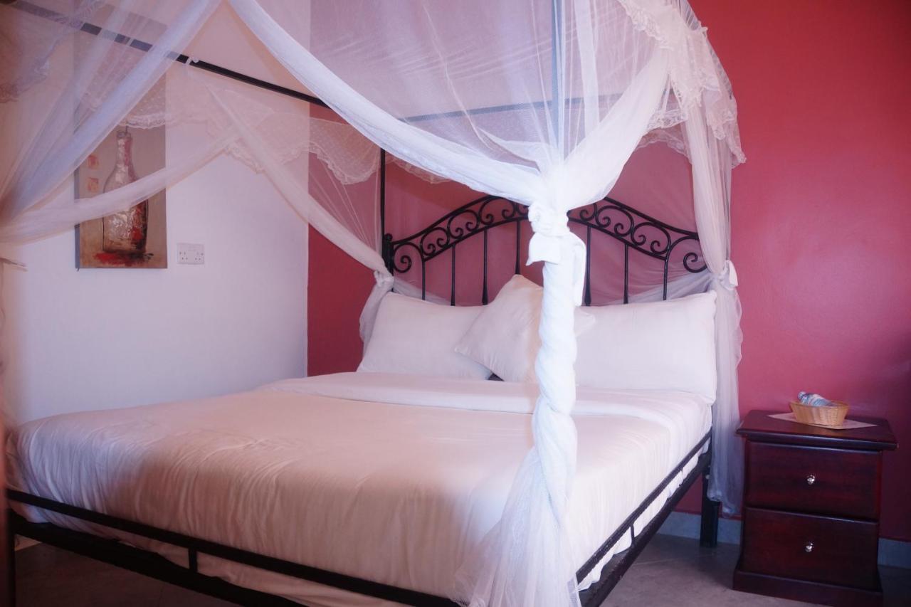 Silver Oaks Hotel Boma Fort Portal Экстерьер фото