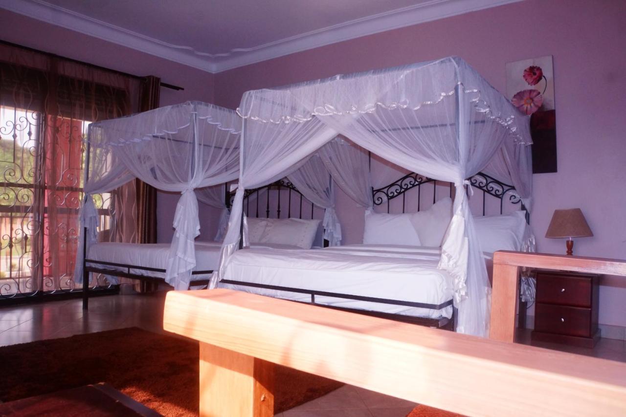 Silver Oaks Hotel Boma Fort Portal Экстерьер фото