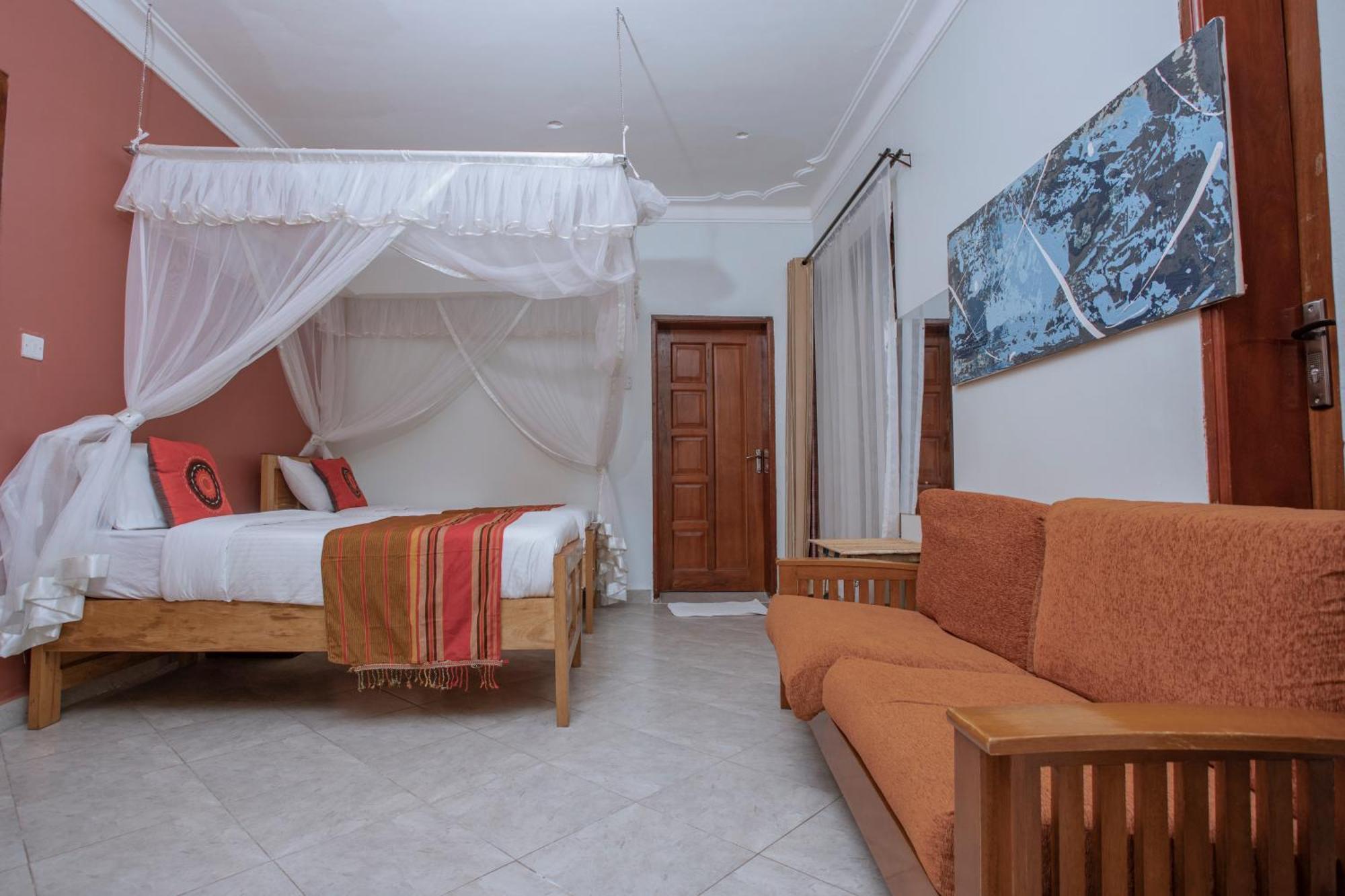 Silver Oaks Hotel Boma Fort Portal Экстерьер фото