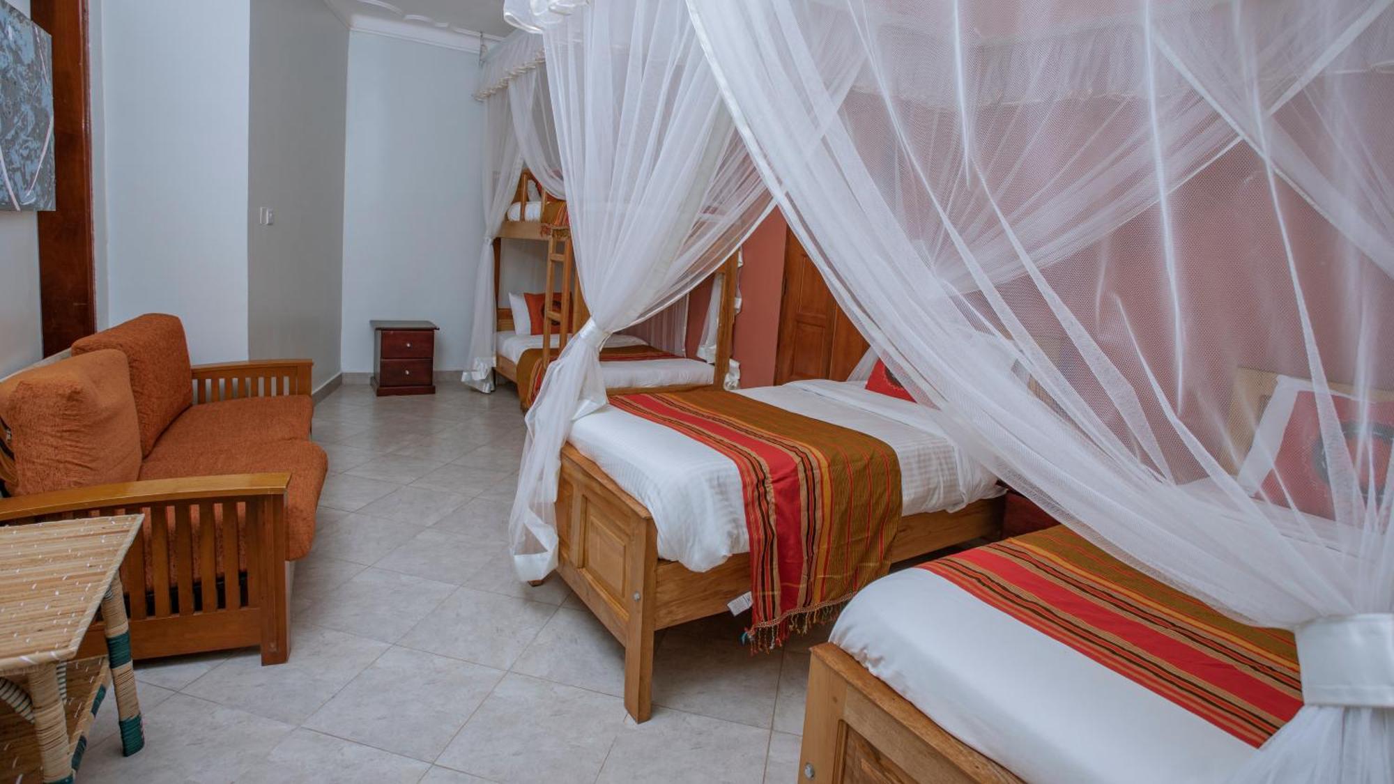 Silver Oaks Hotel Boma Fort Portal Экстерьер фото